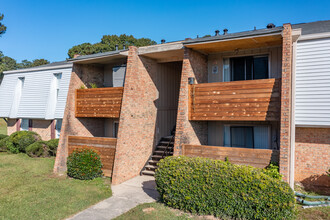 Moss Creek in Riverdale, GA - Foto de edificio - Building Photo