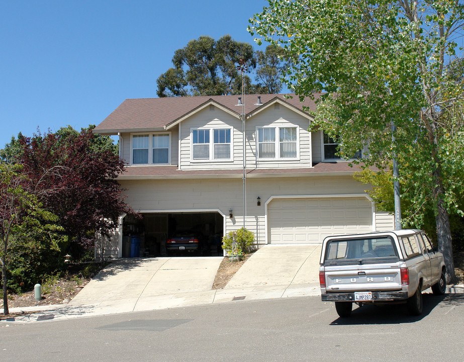 3241 Nielsen Ct in Santa Rosa, CA - Building Photo