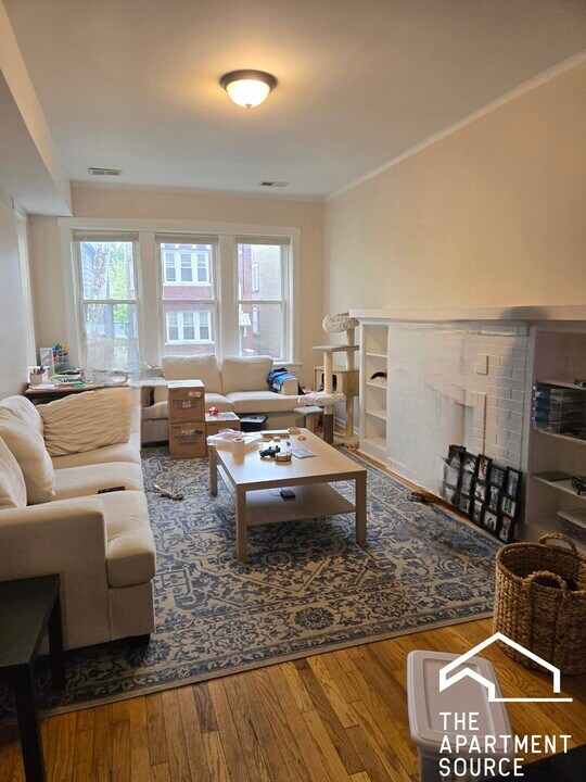 4449 N Hamlin Ave, Unit 2 in Chicago, IL - Building Photo
