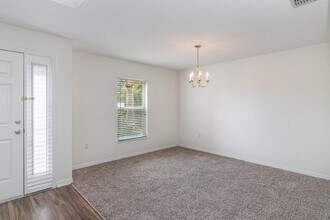 1611 Sawgrass Dr SW in Palm Bay, FL - Building Photo - Building Photo