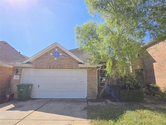 811 Forest Hillside Ln