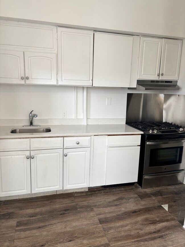 property at 1900 Madison Ave