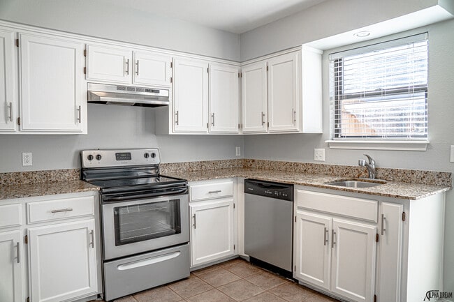 property at 1370 Oakland Ave