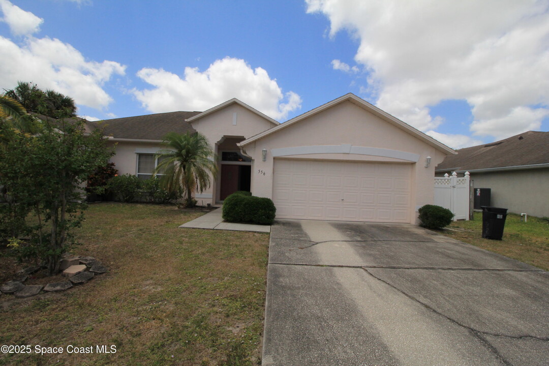 556 Bernardo Ave NE in Palm Bay, FL - Building Photo