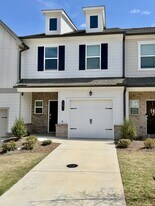 261 Kenoot Dr in Mcdonough, GA - Building Photo