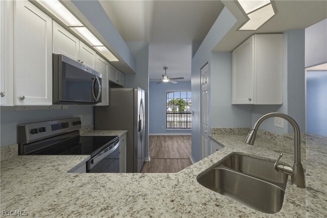 property at 876 Gulf Pavillion Dr