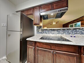 6127 Heatherbrook Dr in Houston, TX - Foto de edificio - Building Photo