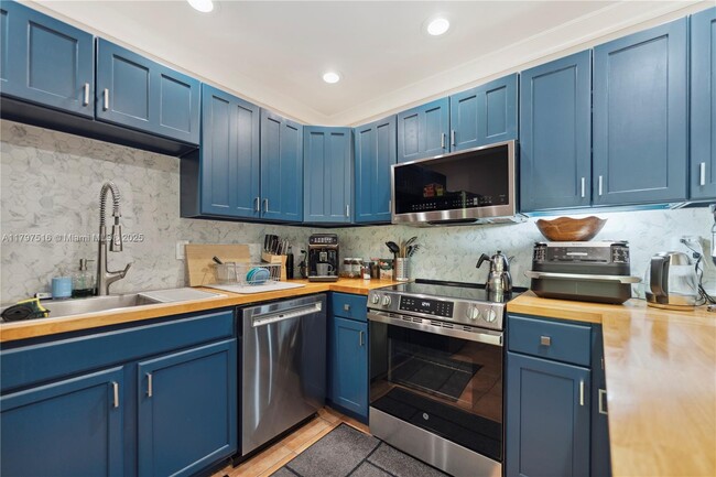 1111 SW 5th St in Boca Raton, FL - Building Photo - Building Photo