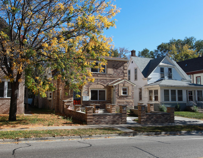 3611 Cedar Ave S in Minneapolis, MN - Building Photo - Building Photo