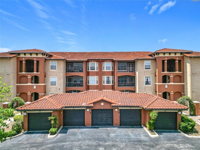 5560 Metrowest Blvd in Orlando, FL - Building Photo - Building Photo