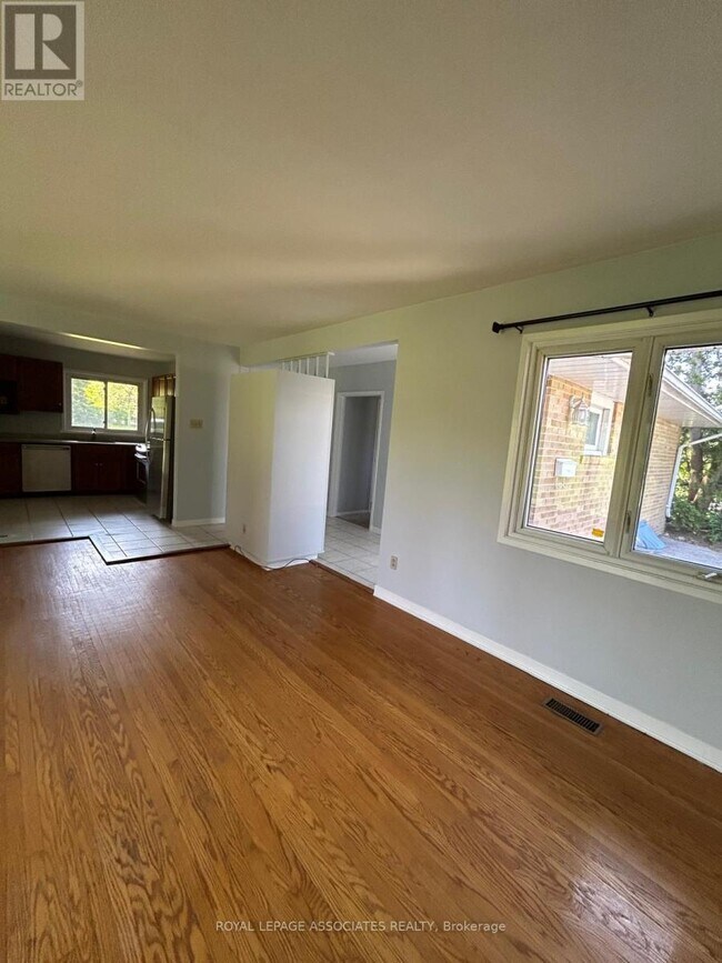 98 Wigmore Dr in Toronto, ON - Building Photo - Building Photo