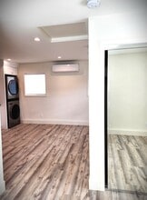 6235 Aura Ave, Unit 6237 in Tarzana, CA - Building Photo - Building Photo