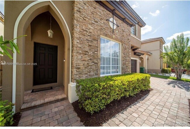 9429 SW 224th Terrace in Cutler Bay, FL - Building Photo - Building Photo