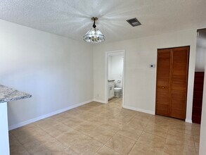 203 Lake Arbor Dr in Palm Springs, FL - Building Photo - Building Photo