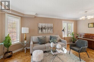 1 Grampian Ave in Vaughan, ON - Building Photo - Building Photo