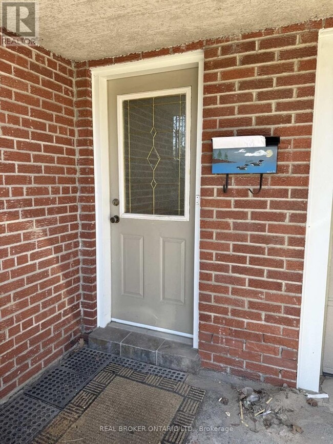 214 Fairglen Ave in Toronto, ON - Building Photo - Building Photo