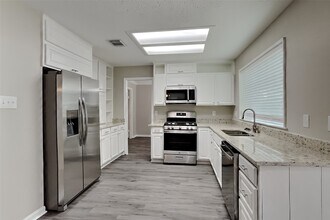 3918 Appalachian Trail in Houston, TX - Building Photo - Building Photo