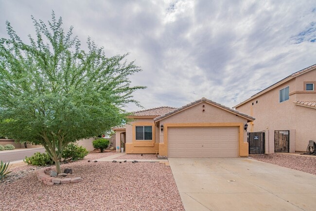 15305 W Banff Ln in Surprise, AZ - Foto de edificio - Building Photo