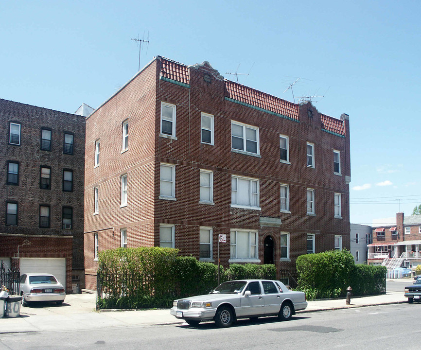 3049 Paulding Ave in Bronx, NY - Building Photo