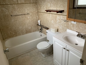 642 S 6th St in Jeannette, PA - Building Photo - Building Photo