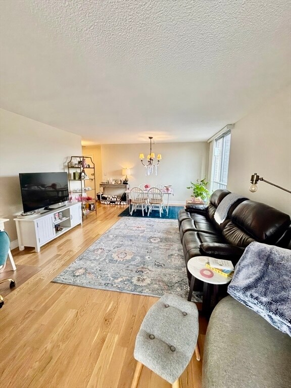 77 Pond Ave in Brookline, MA - Building Photo - Building Photo