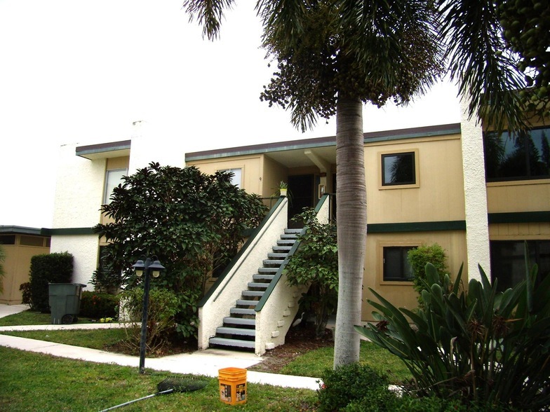 1550 NE 13th Terrace in Jensen Beach, FL - Building Photo