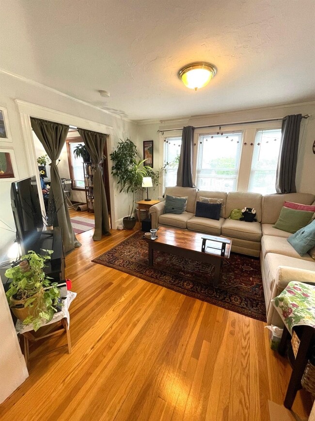 7 Doble Ave, Unit 2