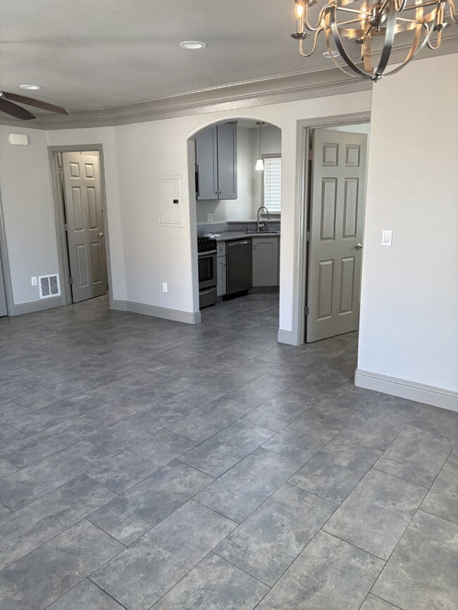 939a E Divisadero St in Fresno, CA - Building Photo - Building Photo