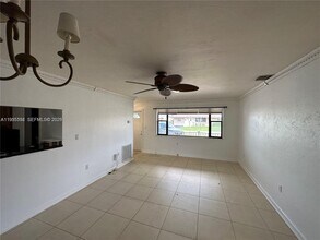 7880 NW 11th St in Pembroke Pines, FL - Building Photo - Building Photo