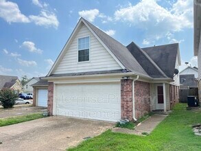 9221 Lazzini Cove in Cordova, TN - Building Photo - Building Photo