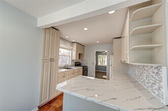 71 Community Rd in Bay Shore, NY - Building Photo - Building Photo