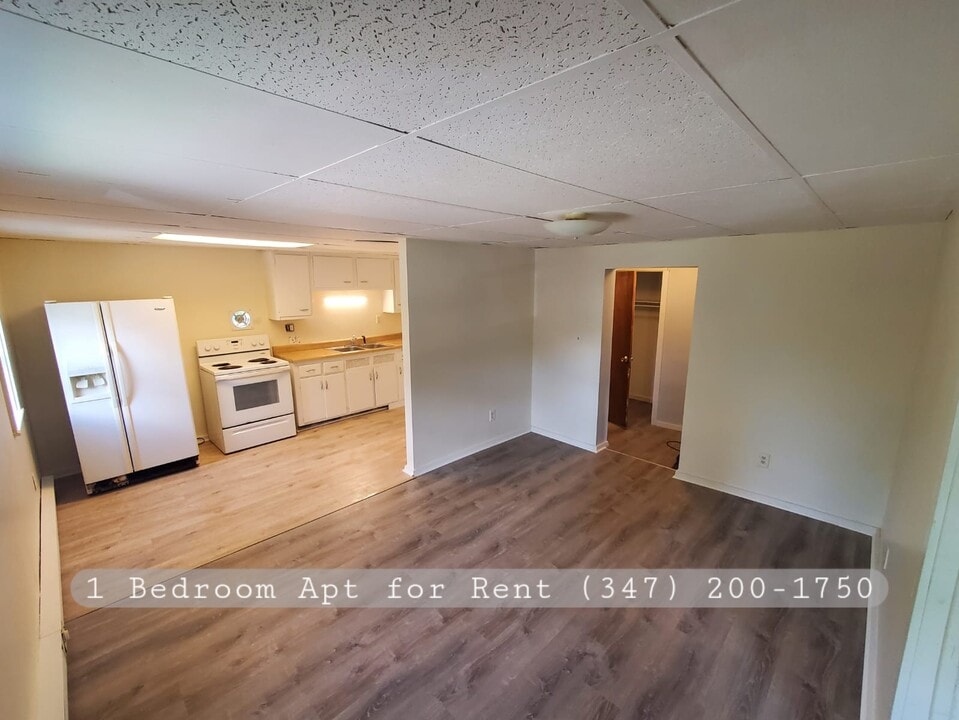 227 Main St in Richmondville, NY - Foto de edificio