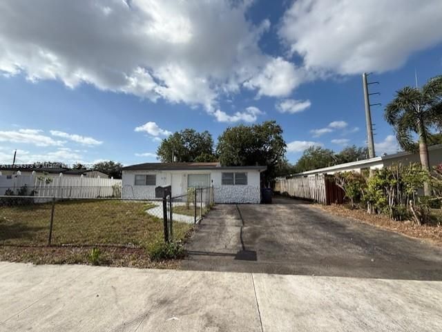 6732 Atlanta St in Hollywood, FL - Building Photo