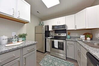 Loch Haven in Indianapolis, IN - Building Photo - Building Photo