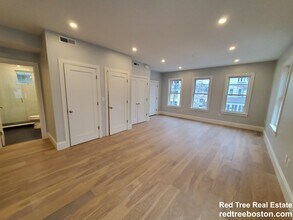 53 Fairbanks St, Unit 2 in Boston, MA - Building Photo - Building Photo