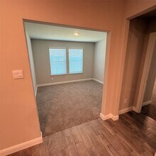 1332 Honey Crk Dr in Desoto, TX - Foto de edificio - Building Photo