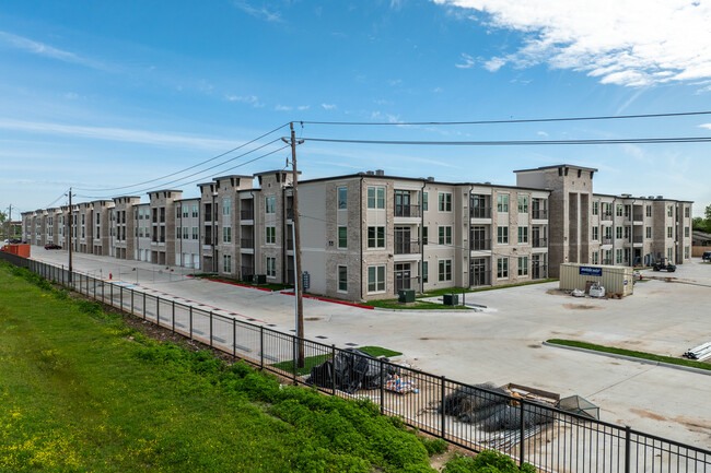 Dakota at Deer Park in Deer Park, TX - Building Photo - Building Photo