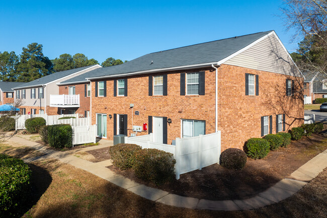 Woodland Creek Apartments