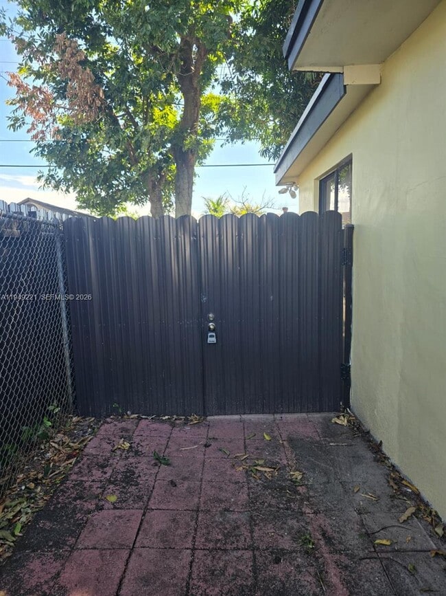 1220 NW 180th Terrace in Miami, FL - Building Photo - Building Photo