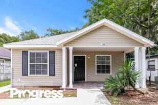 3747 Peachtree St in Jacksonville, FL - Building Photo