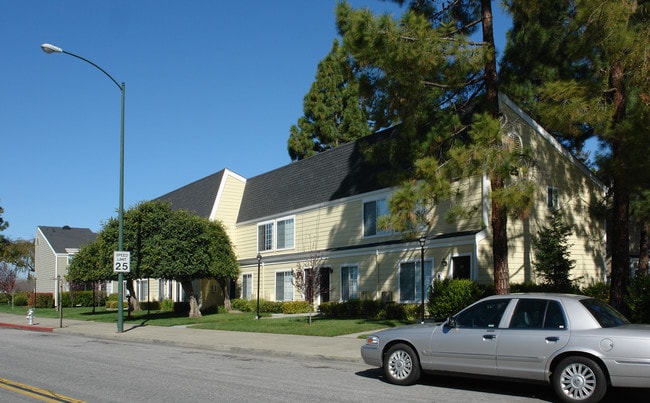 Central Park at Whisman Station in Mountain View, CA - Building Photo - Building Photo