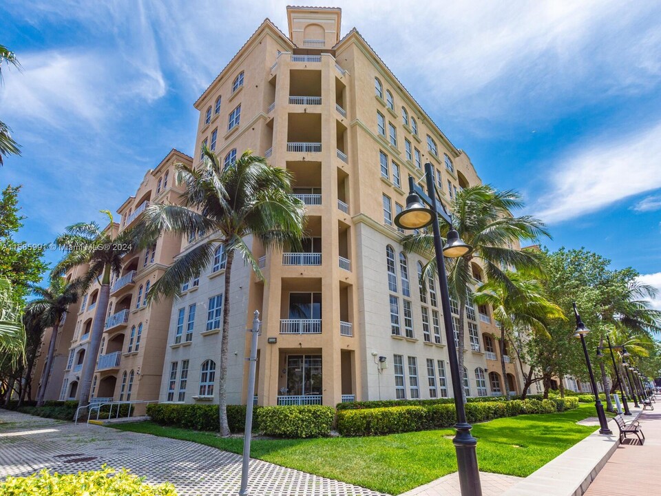 3001 NE 185th St, Unit 517 in Aventura, FL - Building Photo