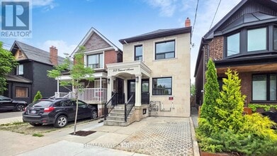 253 Oakwood Ave in Toronto, ON - Building Photo - Building Photo