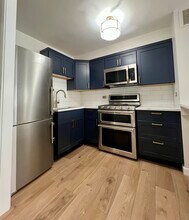 2800 N Lake Shore Dr, Unit 613 in Chicago, IL - Building Photo - Building Photo