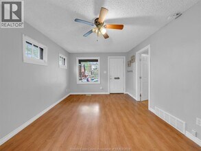 2241 Mercer St in Windsor, ON - Building Photo - Building Photo