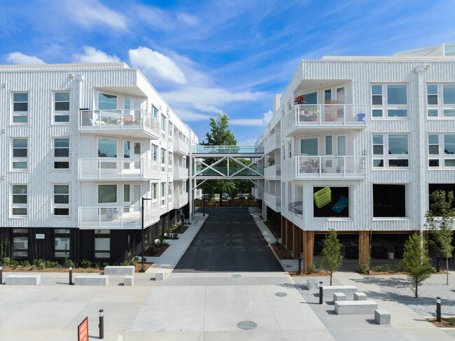 The Goat Farm Apartments in Atlanta, GA - Foto de edificio - Building Photo