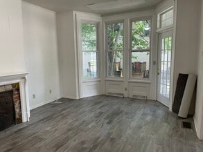 512 W Michigan Ave, Unit D in Marshall, MI - Building Photo - Building Photo