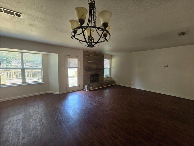 613 Wagon Wheel Dr in Round Rock, TX - Building Photo - Building Photo