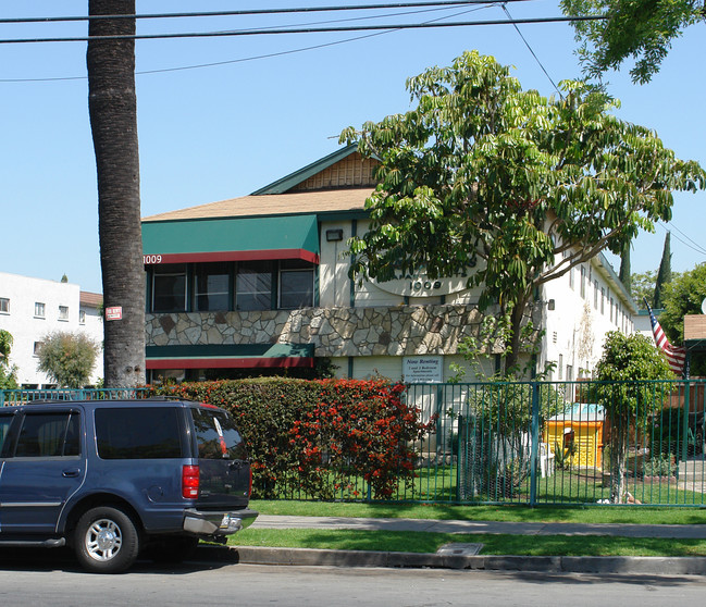 Bishop Palm Apartments in Santa Ana, CA - Building Photo - Building Photo