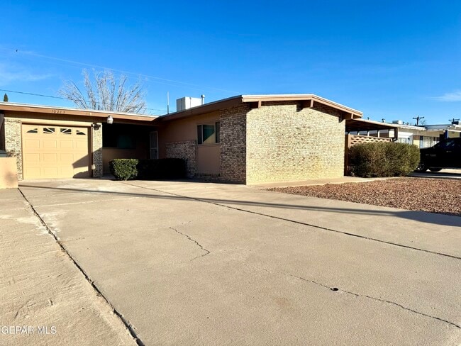 10213 Saigon Dr in El Paso, TX - Building Photo - Building Photo